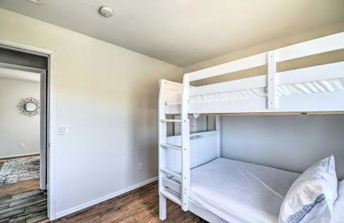 1 Mi to Surprise Stadium! Desert Poolside Oasis - Foto 23