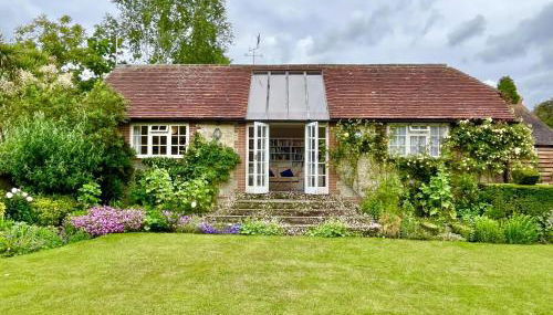 Library Cottage by inspirestays-com - Foto 3