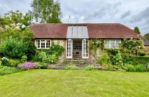 Library Cottage by inspirestays-com - Foto 3