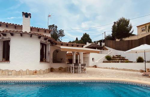 Villa Alhambra - Dale a tu familia las vacaciones y el descanso que se merecen - Foto 2