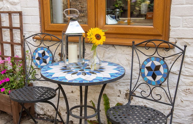 Beautiful 6-bed Dog Friendly Cottage in Heacham - Photo 33