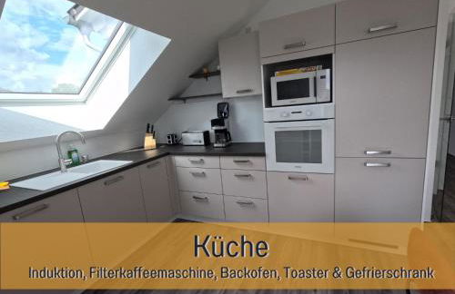 Ferienhaus Höckelheim- 300qm - 3 Wohnungen - 12 Zimmer - bis 18 Gäste - Kleinkinder reisen gratis - für Familien und Gruppen - Küchen mit Spülmaschine Backofen, Mikrowelle - Smart-TV - WLAN - Fußbodenheizung, Klimaanlage & Raffstores - nähe Göttingen - Foto 38