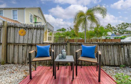 Remodeled 2BR Apartment w/ Garden Deck - Photo 22