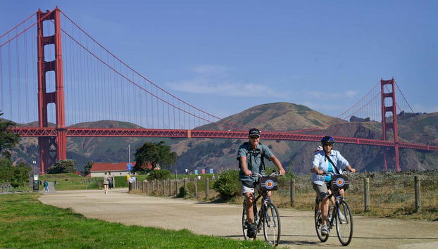 Pedaleando frente al Golden Gate