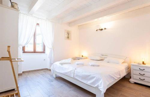 Holiday house with a swimming pool - Villa Melavita - Foto 13