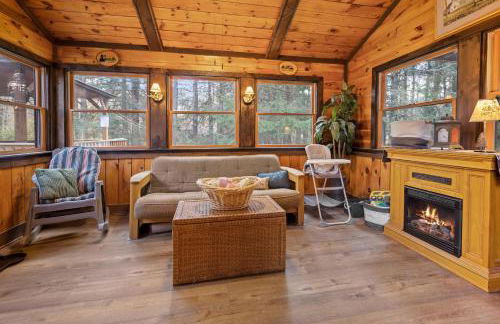 Relaxing Pocono Stay Near Lake with Hot Tub & BBQ - Foto 24