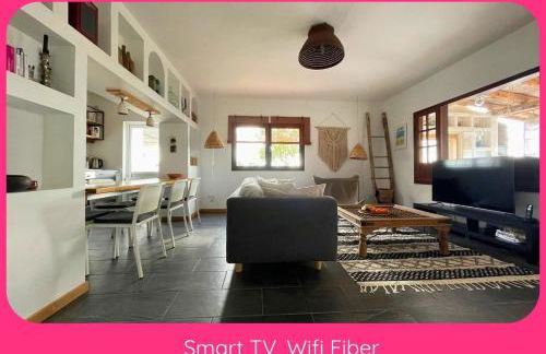 Full Relaxation - Private Villa - Sea View - Stunning Garden - 2 Terraces - 2 Bedrooms - Wifi - Parking - Washing Machine - Foto 11