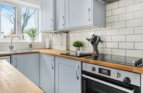 3BR Home with Garden & Free Parking - Foto 7