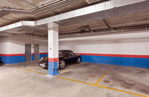 Piscina, patio privado y aparcamiento - Foto 24