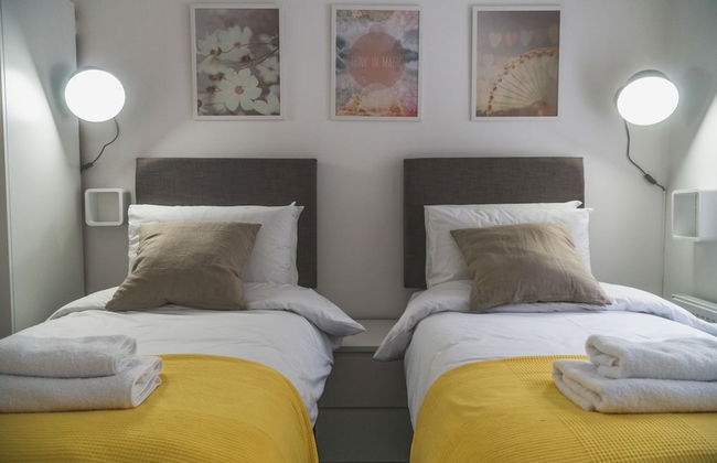 Town Street Apartment - Photo 9