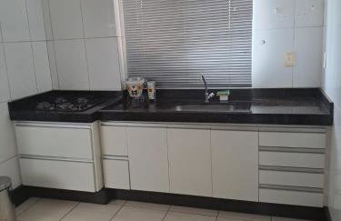 Apartamento para 8 pessoas 3 quartos com ar condicionado e 3 garagens! A 15 minutos do autódromo! - Foto 12