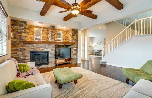 Pool, Views and Ample Space! Sunny Goodyear Retreat - Foto 3