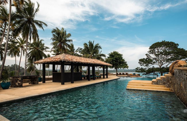 Spectacular Hilltop Beach Villa Located Next To A Surf Break - Photo 4