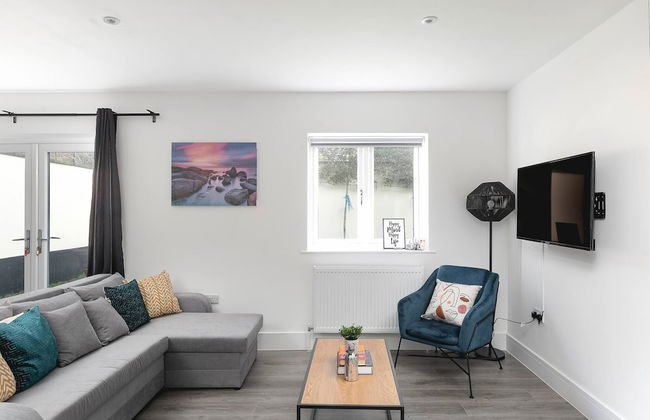 Skyvillion Vineyard Court, Enfield, 2 Bed, With Garden - Photo 15