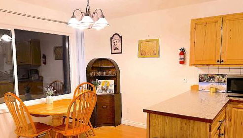 Airport Aurora Bora Bungalow - near airport and shopping - Photo 5