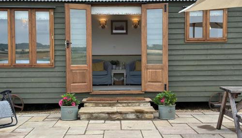 Fotheringhay Glamping - Photo 1