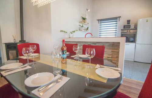 Village holiday apartman with heated pool Maslina - Photo 22