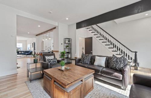 3BR Stylish Retreat, Minutes from Downtown Pittsburgh, Free 3-Car Parking - Foto 2