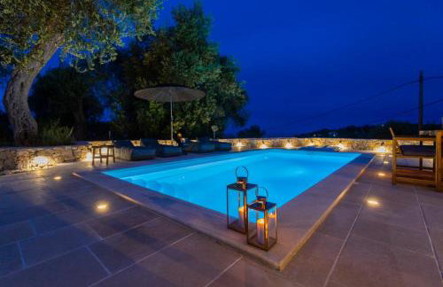 Entire Filitsa's Stonehouse in Paxos with pool - Foto 17