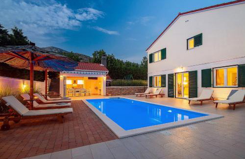 VILLA STOZAK, private heated pool, cinema room and sauna, 7 km from beach - Photo 34