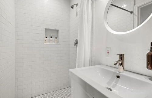 NEW Beautiful BOHO Home by Beach, Downtown + Shops - Foto 10