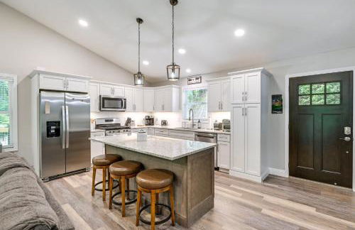 Creekside Cabin in Franklin about 8 Mi to Downtown! - Foto 3