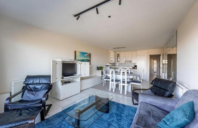 Apartment With Balcony and sea Views - Photo 11