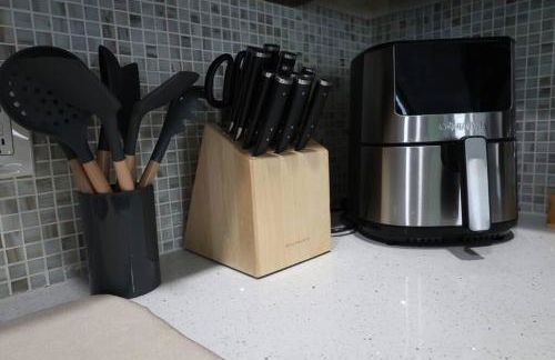 GREAT Luxe House NEAR Downtown & Marina in Miami - Photo 14