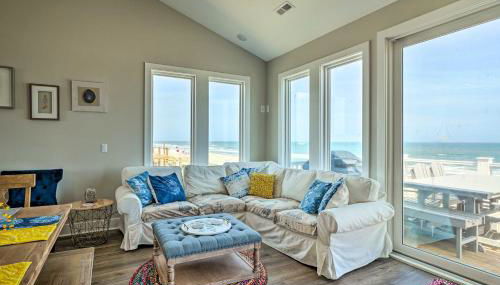 Beachfront Oasis with 2 Large Decks, BBQ and Views! - Foto 4