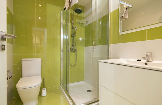 Beachside Apartment With Shared Pool - Photo 13