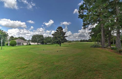 Peaceful Lady Lake Home with Screened-In Porch! - Foto 36