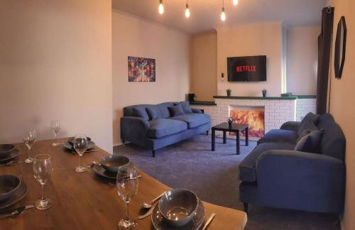 4 Bed - Parking - Near M4 - Ideal for Workers - Foto 16