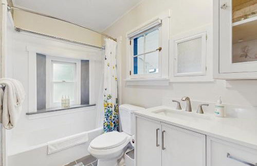 Whimsical Getaway - Photo 15