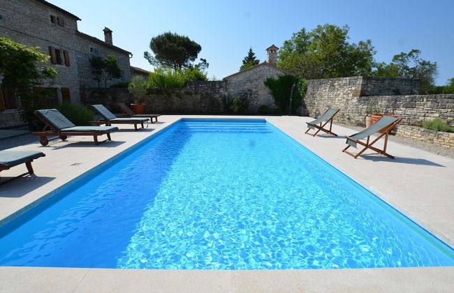 Majestic Rustical Kanfanar Villa With Pool - Foto 35