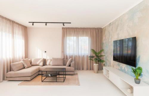 Luxury Suites Zaton by Belmont Realty - Photo 3