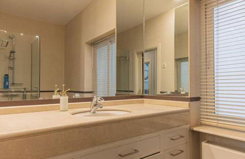 For You Rentals Apartamento Amplio y Elegante en Paseo de la Habana Temporal PDH520 - Photo 2