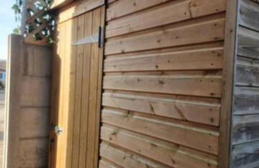 Holes Bay Nature Reserve, Poole, right next to the Water - Photo 16