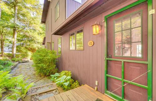 Waterfront Lake George Lodge with Boat Dock and Deck! - Foto 30