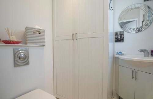 Gorgeous House near Windsor & River Thames - Photo 5