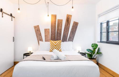 Spacious Loft Apartment - Smart TV - WiFi - On Street Parking 1NT - Foto 9