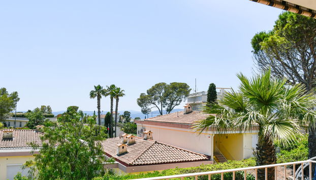 Bright apartment with terrace in Saint-Raphaël - Foto 2, View
