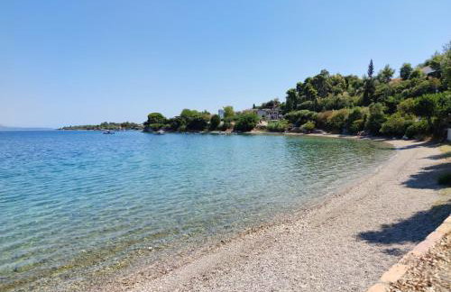 Sunshine Home - Peaceful Garden Escape & Parking - Foto 7