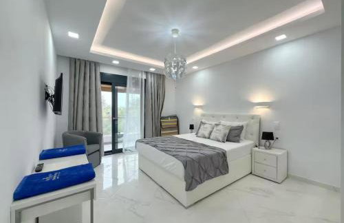 6 Bed Villa - Sleeps 15 - Pets - Pool - Jacuzzi - Foto 2