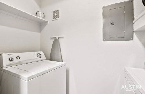 Spiral Stairs to Loft Bedroom Balcony with Shade - Foto 36