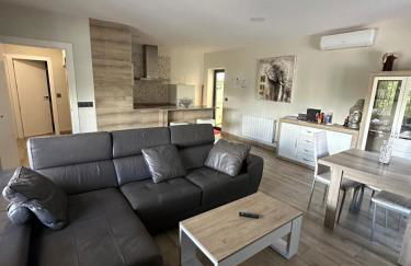 Chalet independiente en zona residencial rural con piscina privada - Foto 18