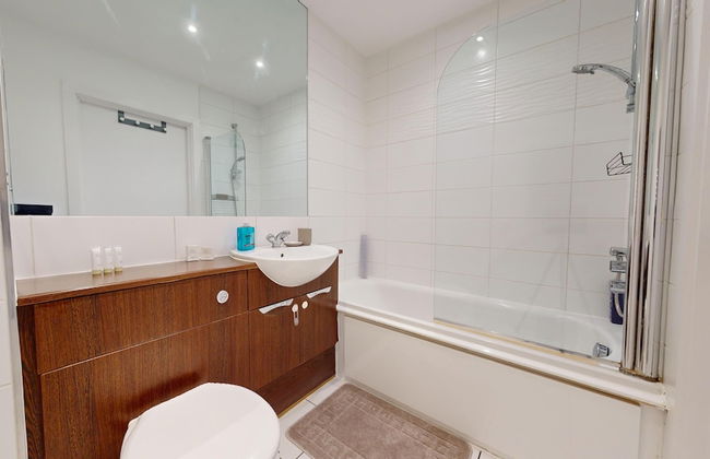 Basildon - 2 Bed Flat - Sleeps 5 - Near Station - Foto 20