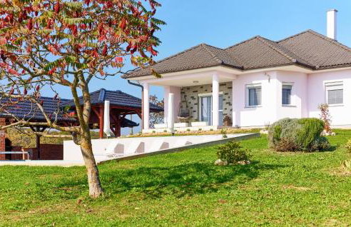 Amazing Home In Krizevci - Photo 18