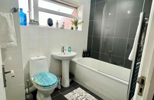 Families, Contractors - 3 Bedrooms - Garden - Fully equipped house - Foto 19