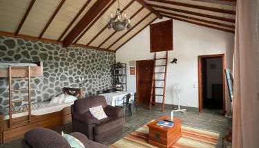 Cozy Cottage - Photo 3