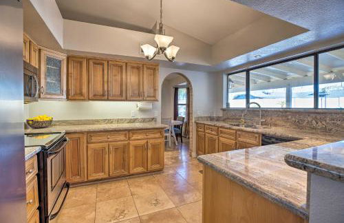 3 Mi to Westgate Desert Home with Hot Tub in Peoria - Foto 9